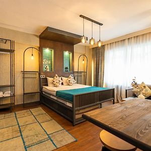 Cube Suites